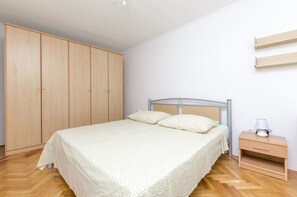 Apartment (A1) | Free WiFi, bed sheets - Apartments Dasa (Primosten)