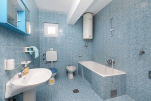 Apartment (A1) | Bathroom | Towels