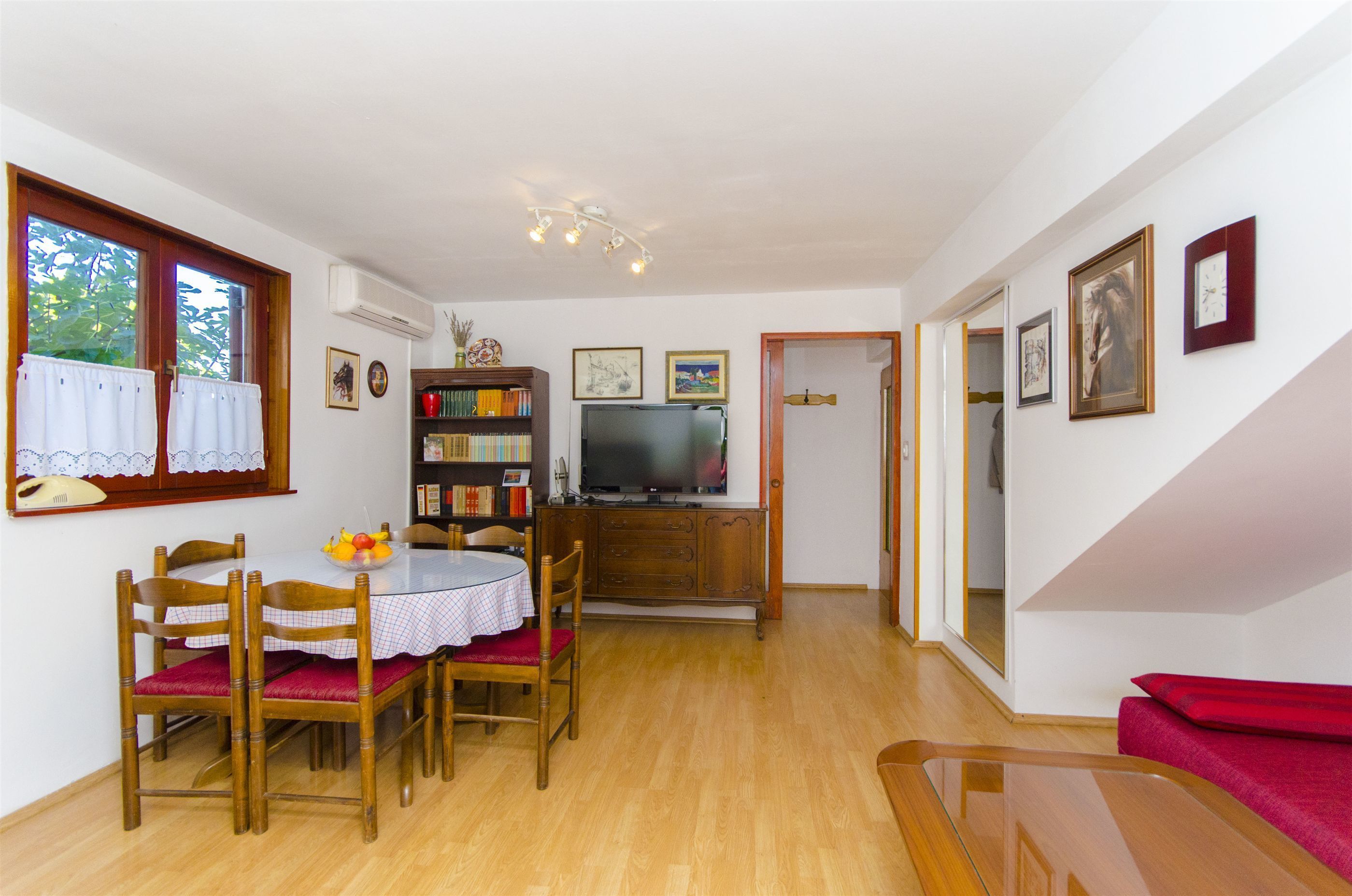 Apartment (A1) | Living room | TV