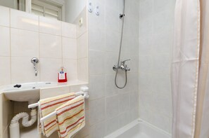 Apartment (A1) | Bathroom - Apartments Visnja (Primosten)