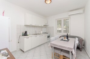 Apartment (A2) | Private kitchen