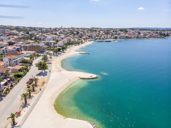 Beach nearby - Apartment Jema (Okrug)