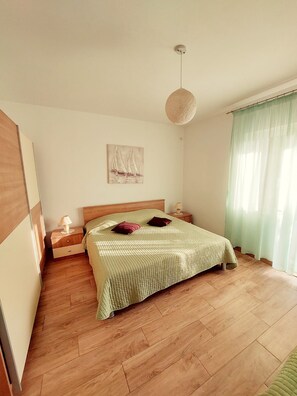 Iron/ironing board, free WiFi, bed sheets - Apartment Jema (Okrug)