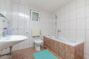 Bathroom | Shower - Apartments Katja (Primosten)