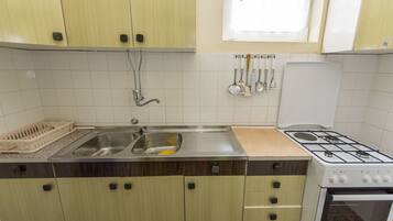 Appartement (A1) | Cuisine privée | Réfrigérateur, four, plaque de cuisson