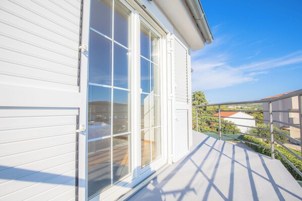 House | Balcony