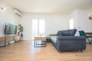 House | Living room