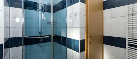 Apartment (A1) | Bathroom | Shower, hair dryer