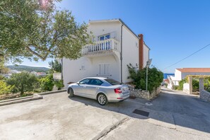 Ubetjent parkering (inkludert)