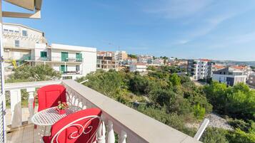 Camera (S3) | Balcone