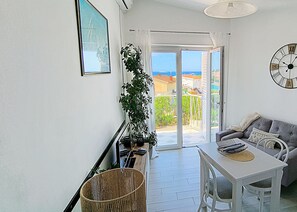 Apartment (A1) | Living room | TV - Apartment Nensi (Primosten)