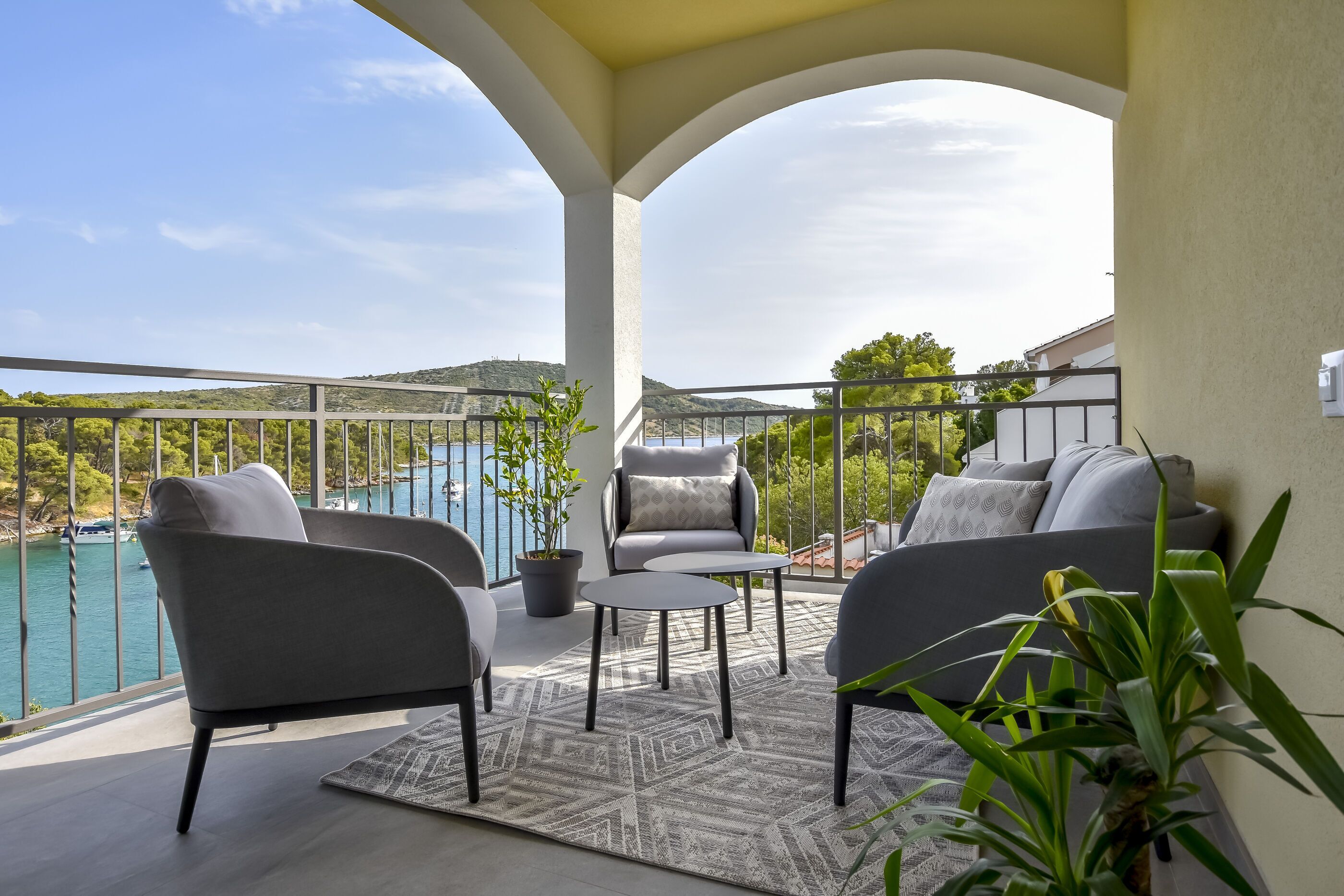 Apartment (A3) | Balcony