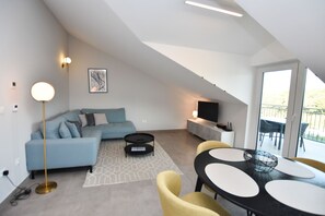 아파트 (A2) | 거실 공간 | TV