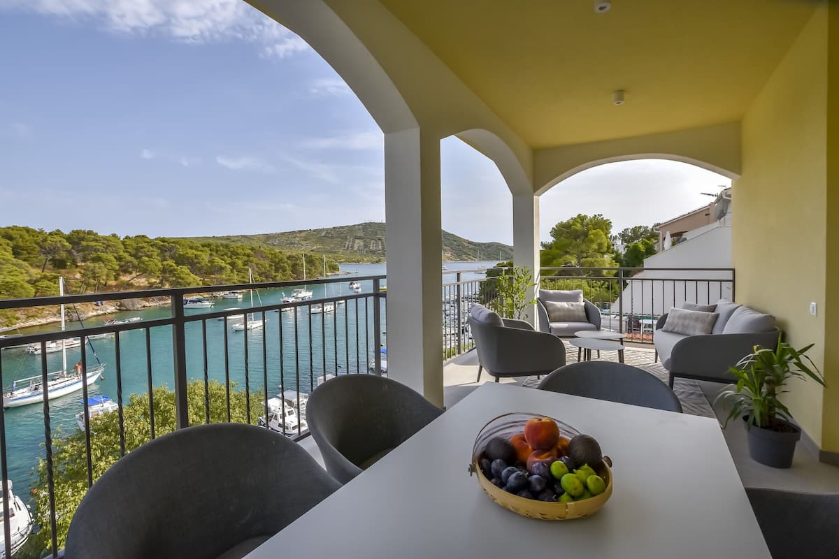 Apartment (A3) | Balcony