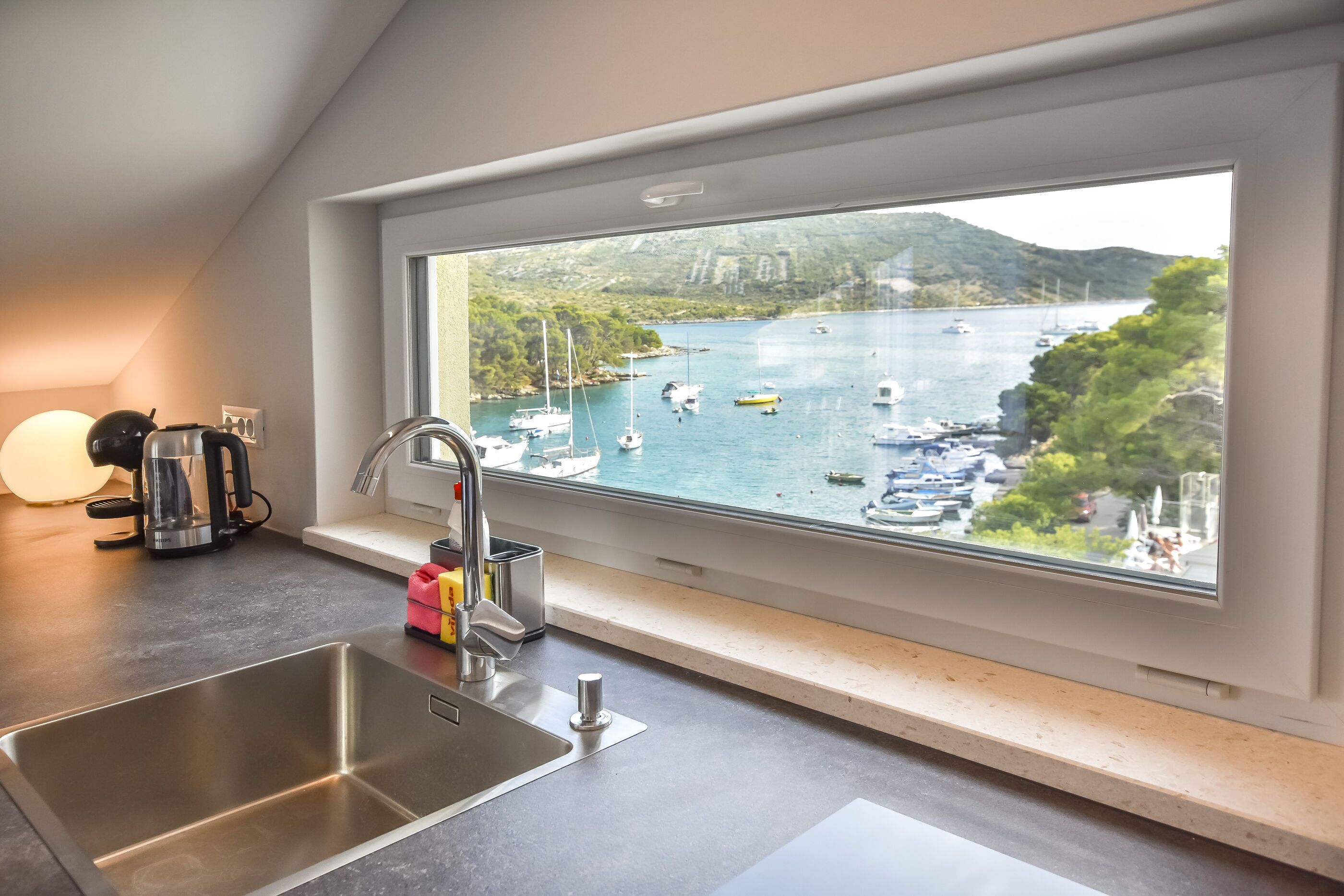 Appartement (A2) | Cuisine privée | Réfrigérateur, micro-ondes, plaque de cuisson, lave-vaisselle