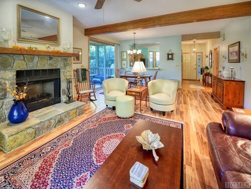 2 bedroom/2 bath in beautiful Highlands Falls CC