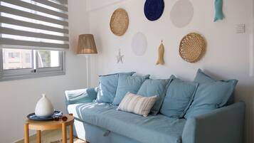 Apartment | Living area | Books
