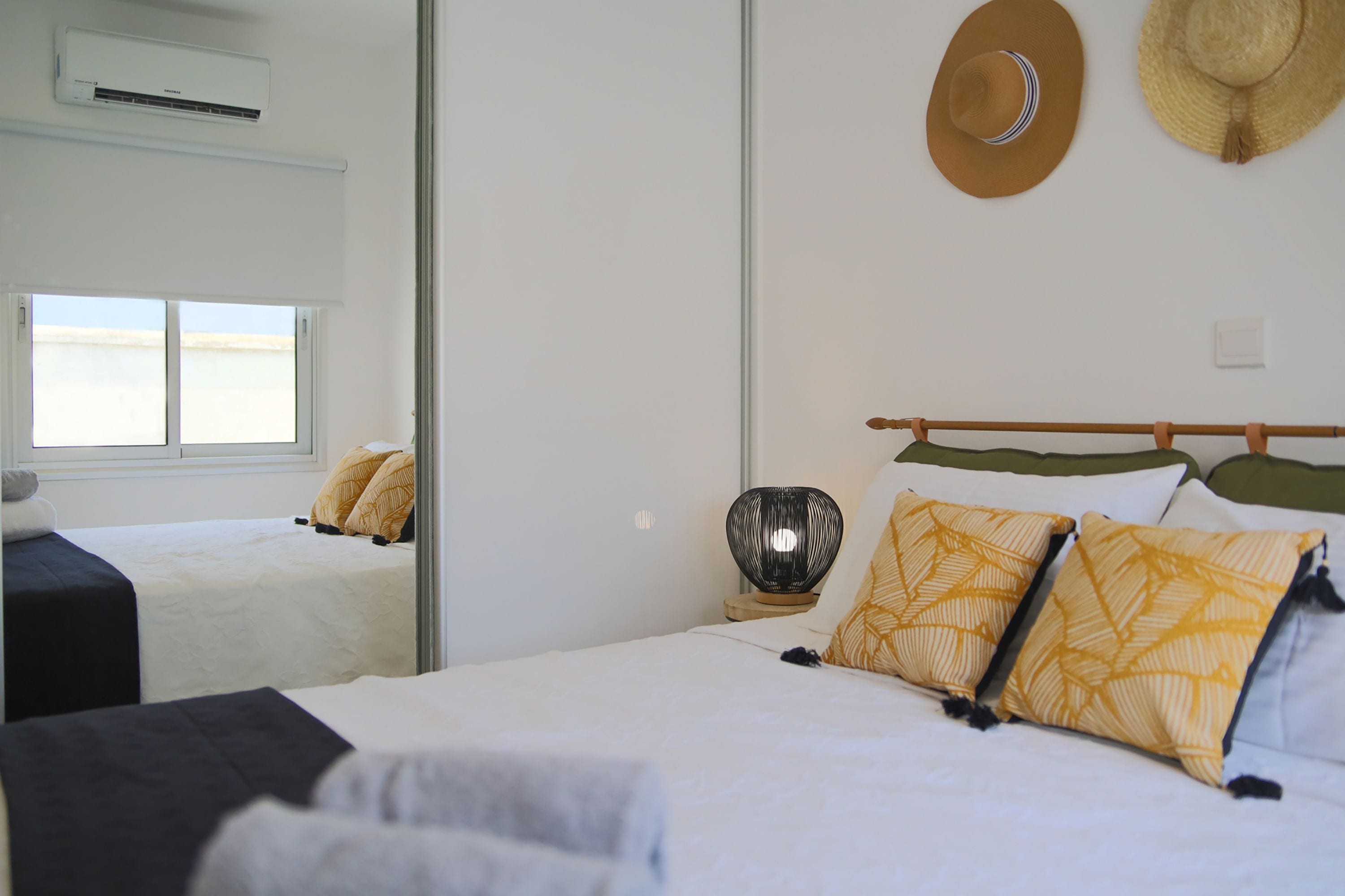 2 habitaciones, sistema de insonorización, wifi gratis y ropa de cama 