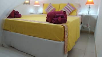 3 chambres, fer et planche à repasser, draps fournis