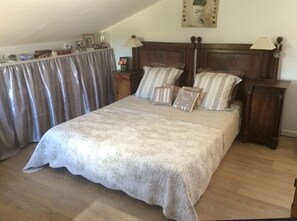 4 عدّة غرف نوم ومكواة/لوح كي وواي فاي