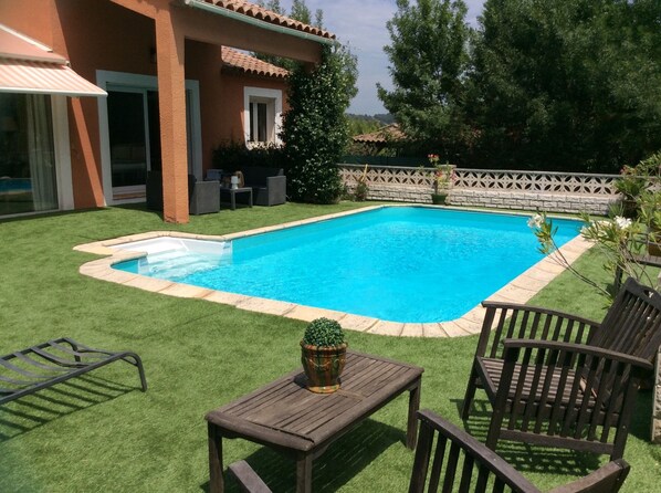 حمّام سباحة خارجي