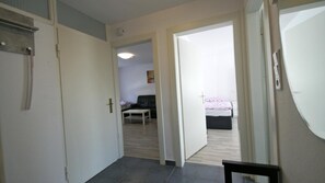 2 bedrooms, individually decorated, individually furnished, desk - Ferienwohnung  Bergisch Gladbach GL5 (Bergisch Gladbach)