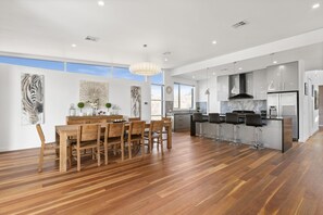 Dining - Magnificent coastal sanctuary of grand proportions with pool (sleeps 12/14) (Sorrento)