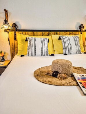 Design tweepersoonskamer | Bedden met traagschuimmatrassen, individueel gedecoreerd