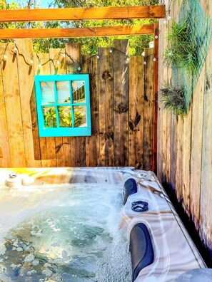 Bain à remous extérieur