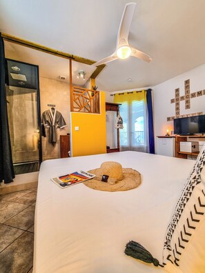 Design Double Room | Memory-foam beds, individually decorated, soundproofing - Villa Des Mascareignes (Petite-Ile)
