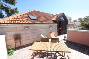 屋外ダイニングエリア