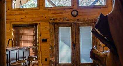 Family friendly cabin with an exclusive view of a waterfall on the Okatoma River