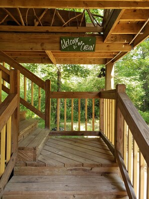 Property grounds - Family friendly cabin with an exclusive view of a waterfall on the Okatoma River (Seminary)