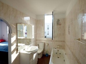 Combined shower/bathtub, hair dryer, soap, toilet paper - MEGA ATTIC PENTHOUSE facing the SEA - 7 to 13 people (Mojácar)