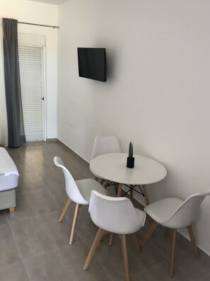 Apartment | Wohnbereich | Flachbildfernseher