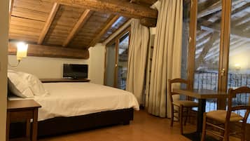 Deluxe-Doppelzimmer | 2 Schlafzimmer, hochwertige Bettwaren, Daunenbettdecken