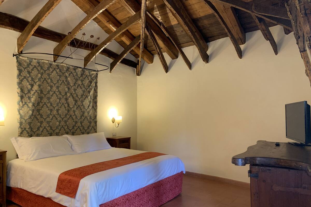 Deluxe Double Room | Premium bedding, down duvets, pillow-top beds, soundproofing