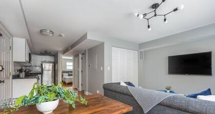 The Bright Retreat in Andersonville