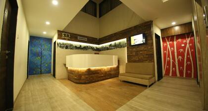 Hotel Madhuri Executive