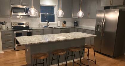 Dilworth - Updated 8 BR, 4 BA Close to City-Center