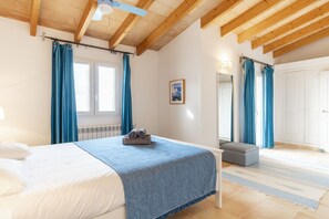 3 bedrooms, iron/ironing board, travel cot, WiFi