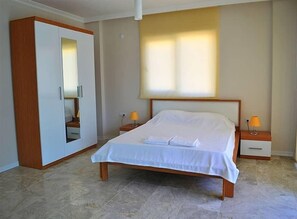 Villa, 6 camere da letto, piscina privata | Tende oscuranti, ferro/asse da stiro, Wi-Fi gratuito