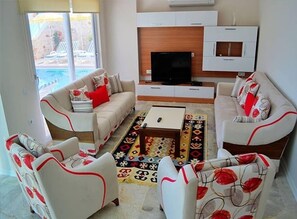 Villa, 6 Schlafzimmer, eigener Pool | Wohnbereich