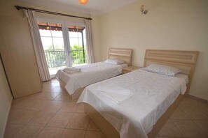 Villa | Verdunkelungsvorhänge, Bügeleisen/Bügelbrett