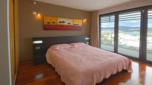 Villa | 3 bedrooms, desk, laptop workspace