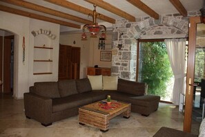 빌라, 침실 5개 | 거실 | 평면 TV, 벽난로