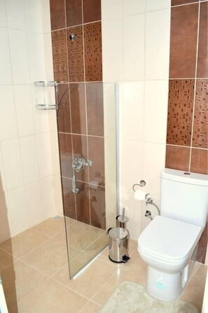 Villa, 4 Schlafzimmer | Badezimmer | Handtücher, Seife, Toilettenpapier