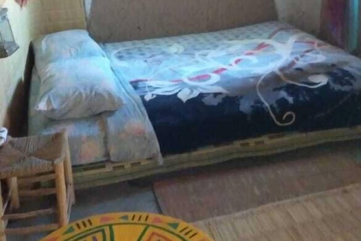 Bed sheets, wheelchair access