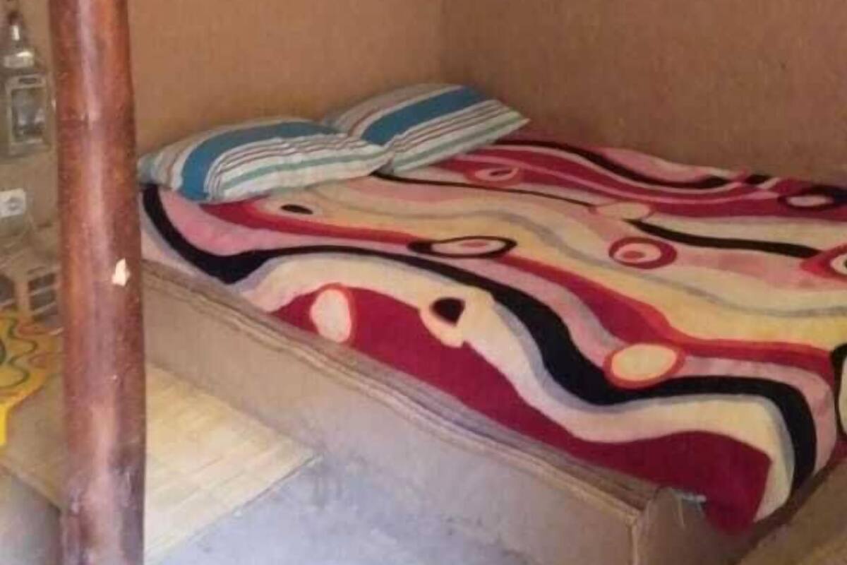 Bed sheets, wheelchair access