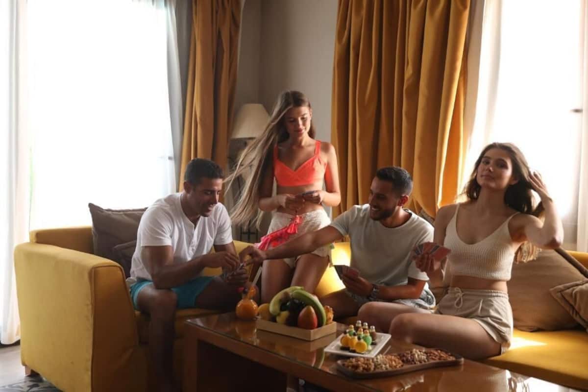 Deluxe Villa, 3 Bedrooms, Private Pool | Bar mini, peti besi dalam bilik, seterika/papan seterika, cadar katil